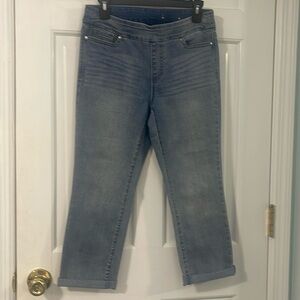 Westbound 4P denim capri jeans. Never worn. Like new.